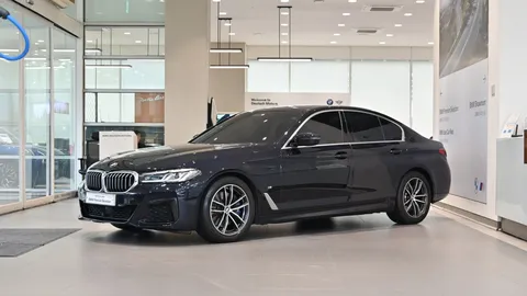 2022 BMW 5-Series 520i M Sport