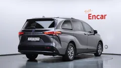 2023 Toyota Sienna 2.5 Hybrid AWD, серый — фото 2