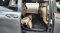 2023 Toyota Sienna 2.5 Hybrid AWD, серый — фото 11
