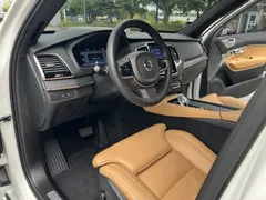 2023 Volvo XC90 T8 Ultimate Bright Hybrid — фото 6