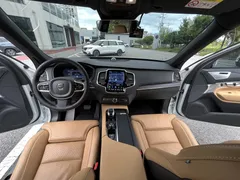 2023 Volvo XC90 T8 Ultimate Bright Hybrid — фото 10