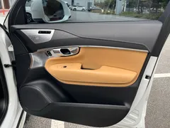 2023 Volvo XC90 T8 Ultimate Bright Hybrid — фото 14