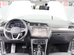 2023 Volkswagen Tiguan 2.0 TSI Prestige — фото 17