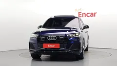 2022 Audi Q7 55 TFSI Quattro Premium — фото 3