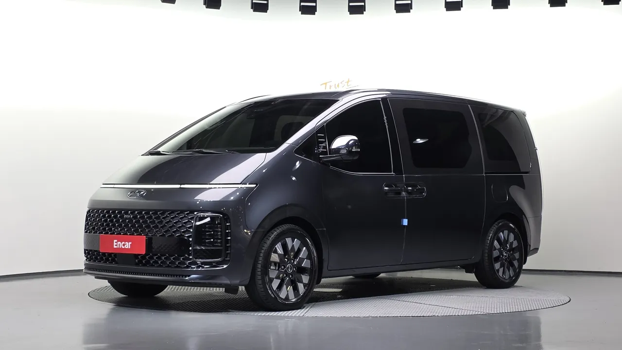 2023 Hyundai Staria L3.5 Lounge 9-Seater