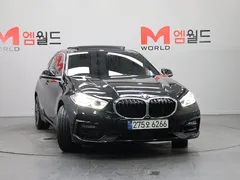 2022 BMW 1-Series 120i Sports — фото 2