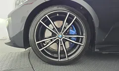 2022 BMW 3-Series 320i Touring M Sports — фото 5