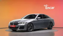 2023 BMW 5-Series 520i M Sport — фото 1