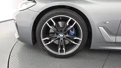 2023 BMW 5-Series 520i M Sport — фото 5