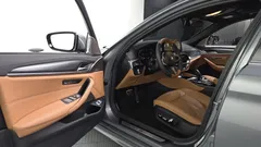 2023 BMW 5-Series 520i M Sport — фото 10