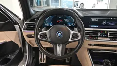 2022 BMW 3-Series 320e M Sports — фото 18
