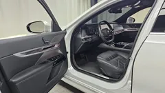2023 BMW 7-Series 740i sDrive Design Pure Excellence — фото 10