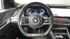 2023 BMW 7-Series 740i sDrive Design Pure Excellence — фото 17