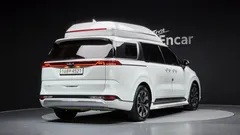 2023 Kia Carnival Gasoline 4-Seater Hi-Limousine — фото 2