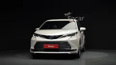 2021 Toyota Sienna 2.5 Hybrid 2WD, белый — фото 3