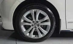 2021 Toyota Sienna 2.5 Hybrid 2WD, белый — фото 5