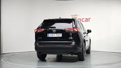 2023 Toyota RAV4 2.5 2WD Hybrid XLE, чёрный — фото 4