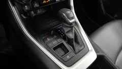 2023 Toyota RAV4 2.5 2WD Hybrid XLE, чёрный — фото 9