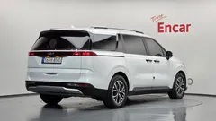 2023 Kia Carnival Diesel 9-Seater Prestige — фото 2