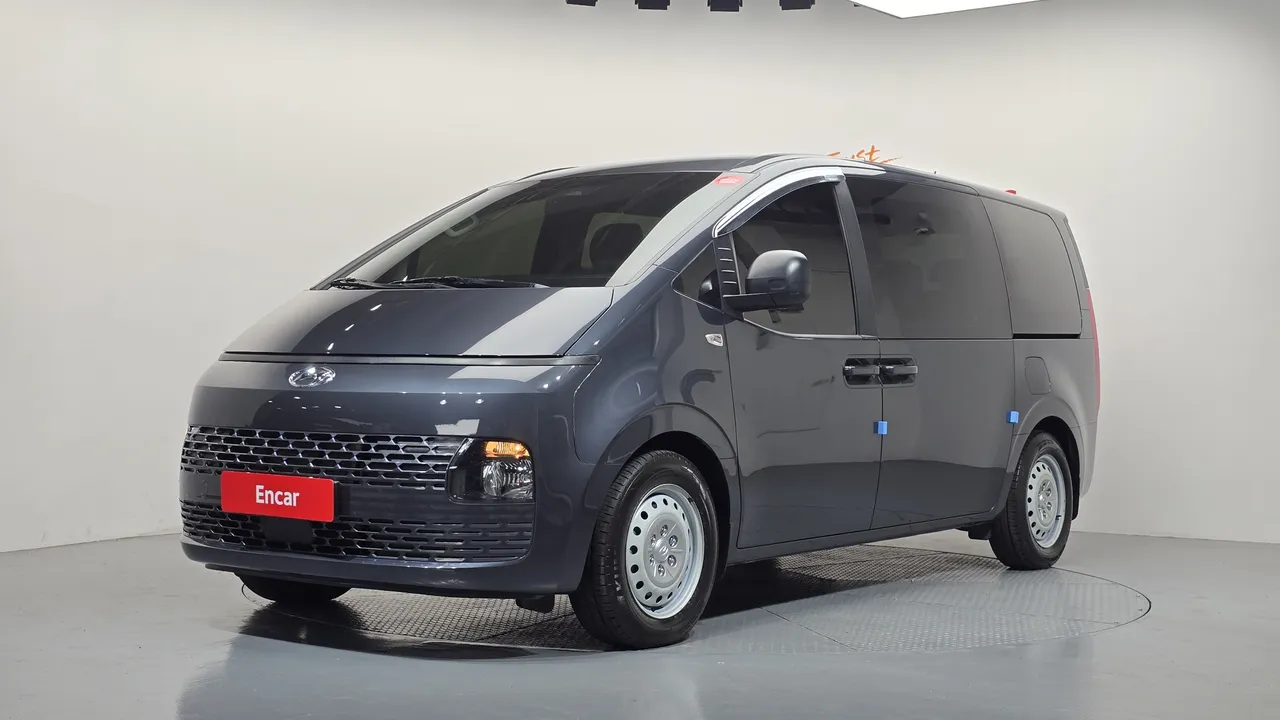 2023 Hyundai Staria Tourer 11-Seater