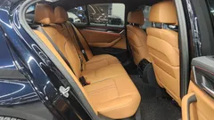 2023 BMW 5-Series 520i M Sport — фото 10