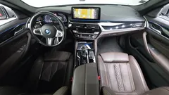 2023 BMW 5-Series 530e M Sport — фото 7