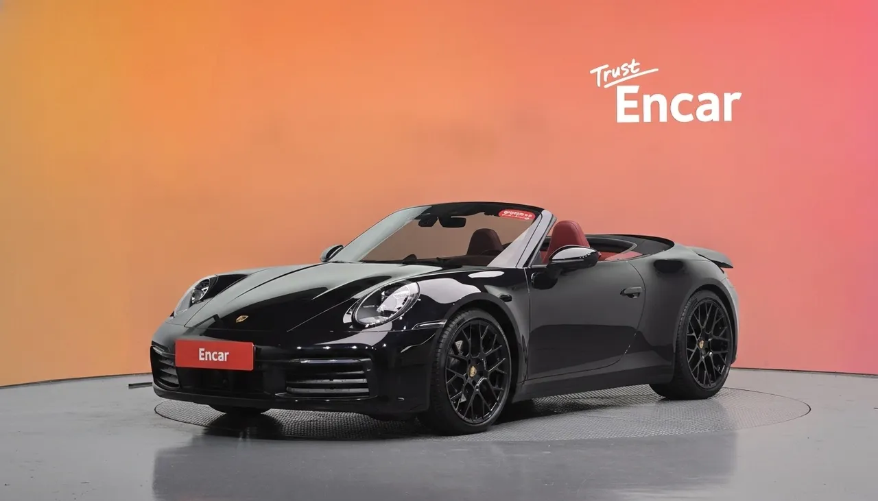 2023 Porsche 911 Carrera 4 Cabriolet
