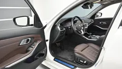 2022 BMW 3-Series 320d Touring Luxury — фото 15