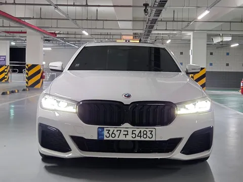 2022 BMW 5-Series 520i M Sport