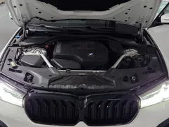 2022 BMW 5-Series 520i M Sport — фото 6
