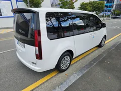 2023 Hyundai Staria Cargo 5-Seater — фото 2