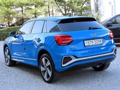 2023 Audi Q2 35 TDI Premium, синий — фото 3