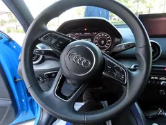 2023 Audi Q2 35 TDI Premium, синий — фото 8