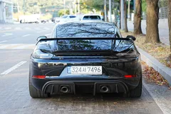2023 Porsche 718 4.0 GT4 — фото 4