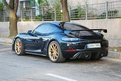 2023 Porsche 718 4.0 GT4 — фото 5