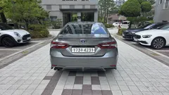 2022 Toyota Camry 2.5 XSE Hybrid, серо-серебристый — фото 4