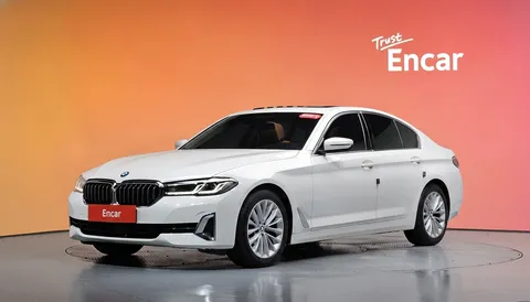 2022 BMW 5-Series 520i Luxury