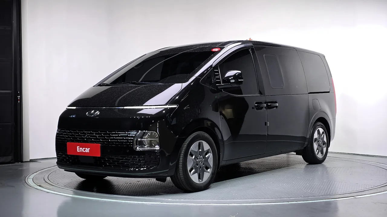 2023 Hyundai Staria 4WD Tourer 11-Seater