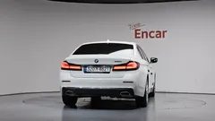 2022 BMW 5-Series 520i Luxury — фото 4