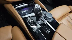 2022 BMW 5-Series 520i Luxury — фото 9