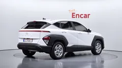 2023 Hyundai Kona Modern, белый — фото 2