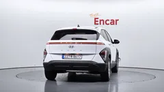 2023 Hyundai Kona Modern, белый — фото 4