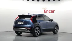 2022 Kia Niro Signature — фото 2