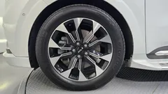 2023 Kia Carnival Diesel 9-Seater Hi-Limousine — фото 5