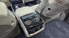 2023 Kia Carnival Diesel 9-Seater Hi-Limousine — фото 18