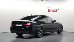 2023 BMW 5-Series 530i M Sport Package — фото 2