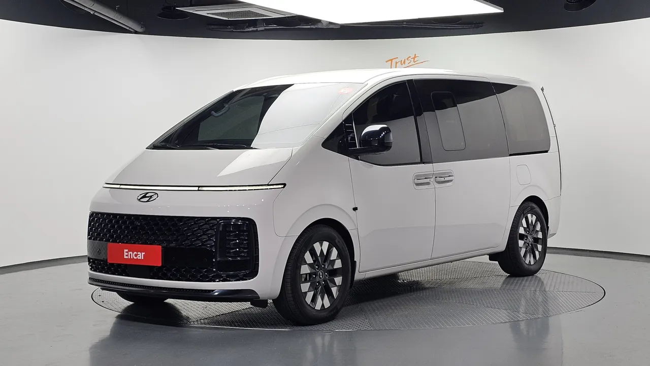2023 Hyundai Staria L3.5 Lounge 9-Seater