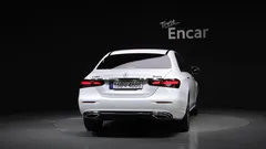 2022 Mercedes-Benz E-Class E350 4MATIC Avantgarde — фото 4