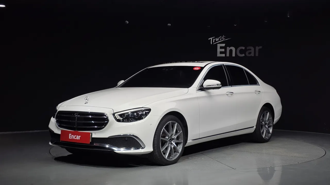2022 Mercedes-Benz E-Class E300e 4MATIC Exclusive