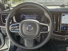 2023 Volvo XC60 B5 Ultimate Bright — фото 18